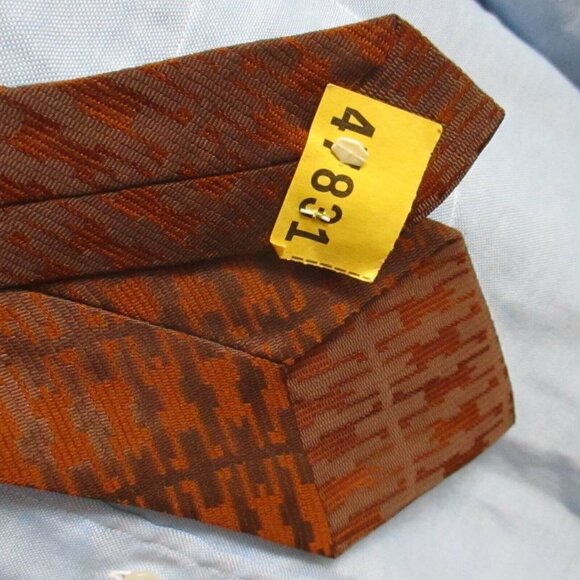 Vintage Brown Geometric Pattern Polyester Tie - Picture 3 of 3